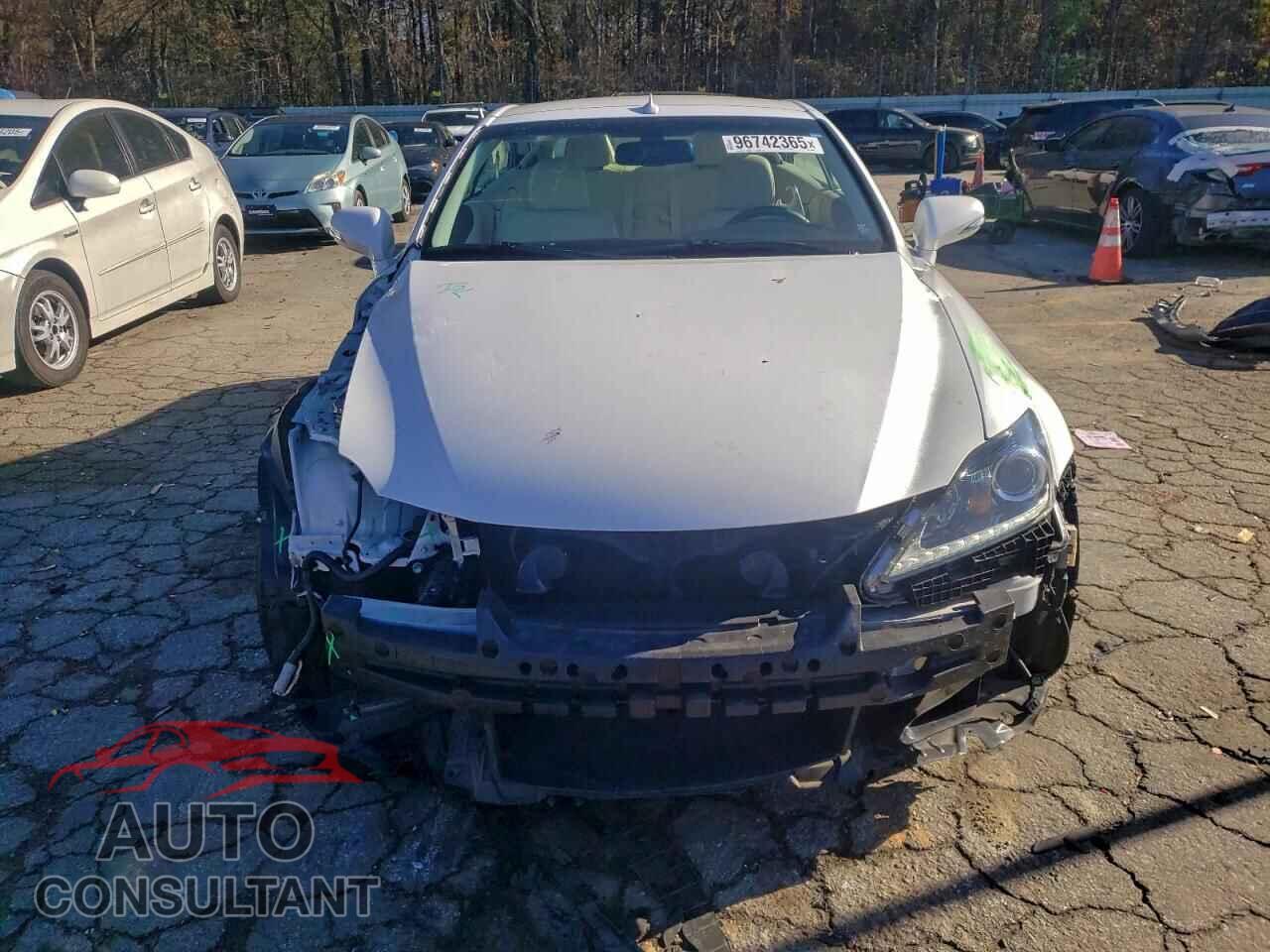 LEXUS IS 2015 - JTHFF2C25F2532552
