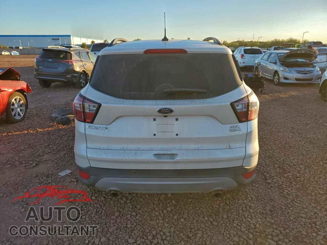 FORD ESCAPE 2018 - 1FMCU0HD2JUB48097