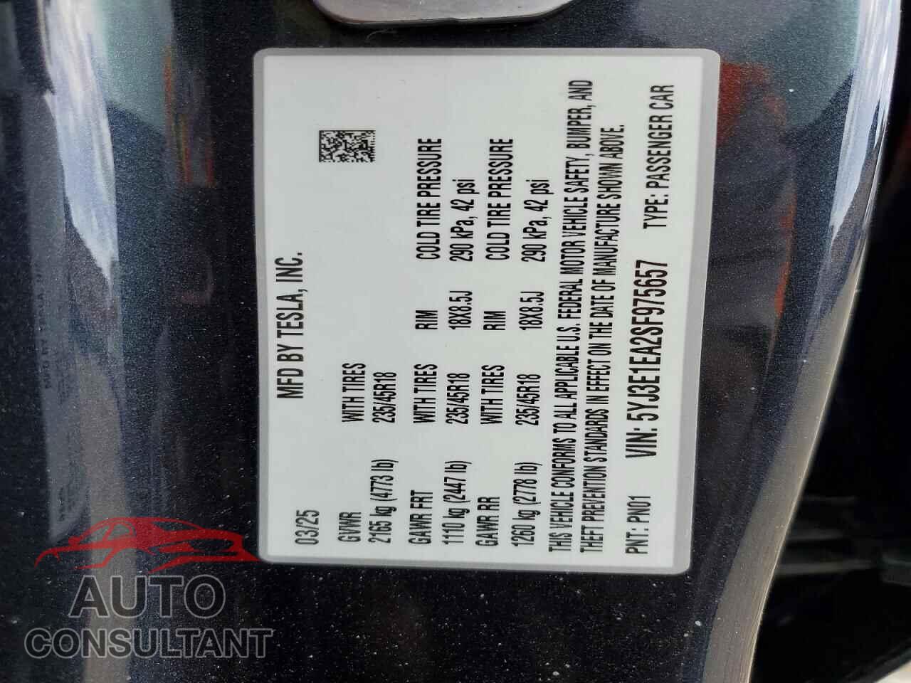 TESLA MODEL 3 2025 - 5YJ3E1EA2SF975657