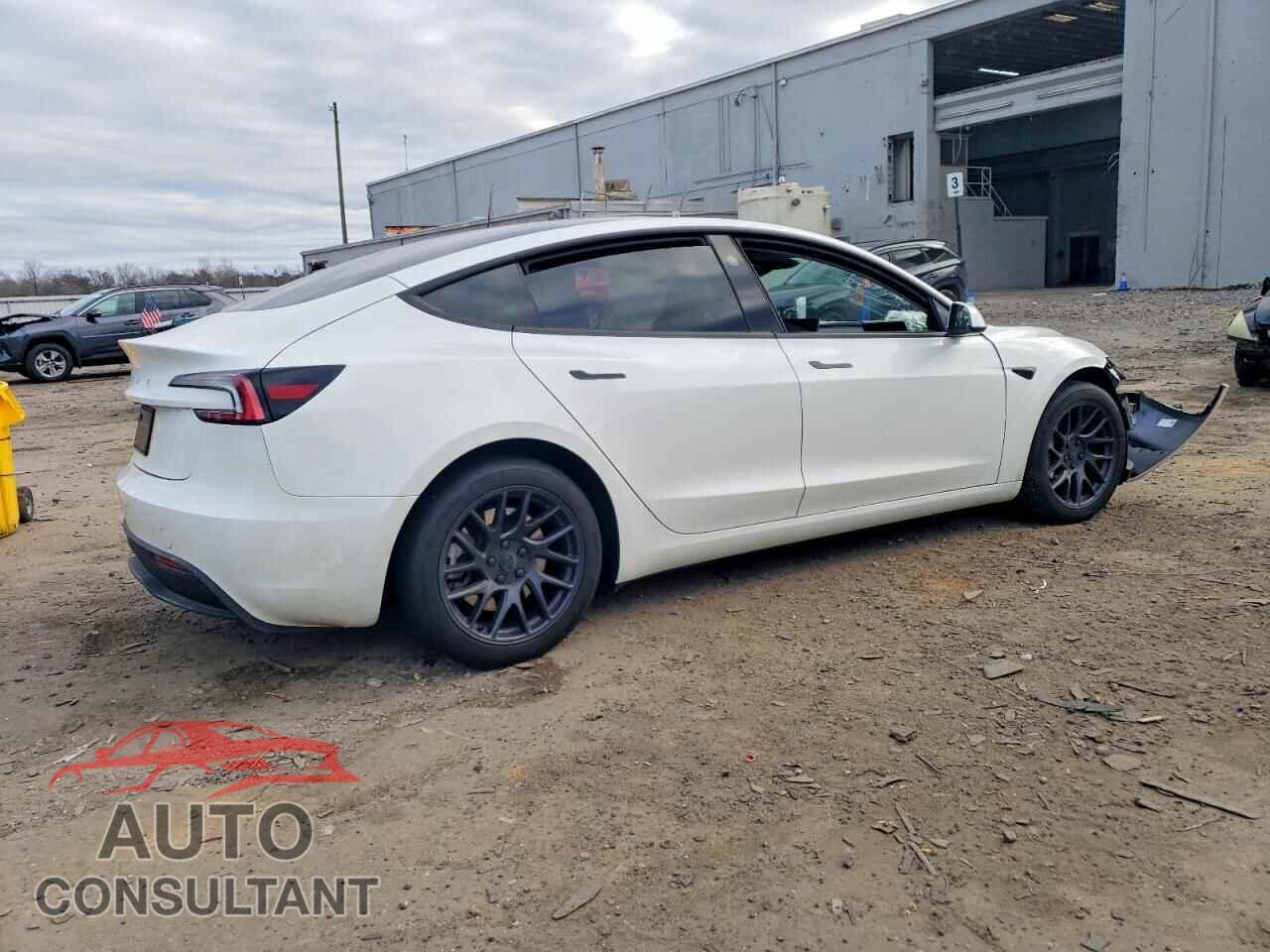 TESLA MODEL 3 2024 - 5YJ3E1EA3RF740436