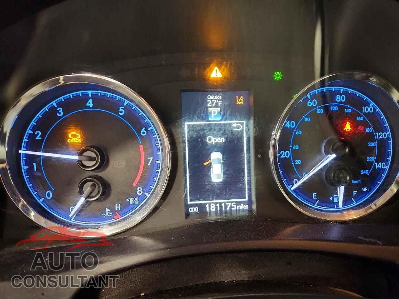 TOYOTA COROLLA 2017 - 5YFBURHE1HP705120