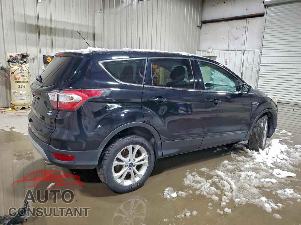 FORD ESCAPE 2017 - 1FMCU9GD2HUA73854