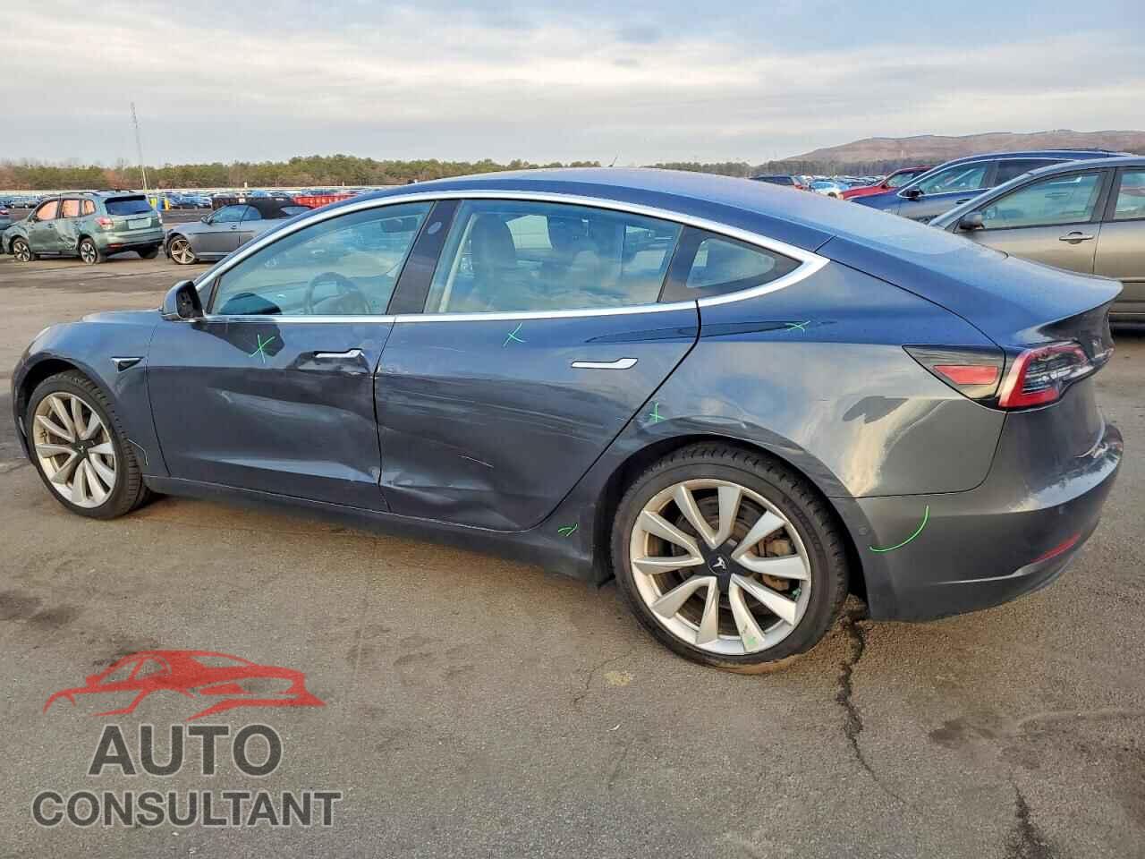 TESLA MODEL S 2018 - 5YJ3E1EB5JF121186