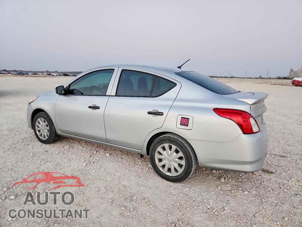 NISSAN VERSA 2017 - 3N1CN7AP6HL837629