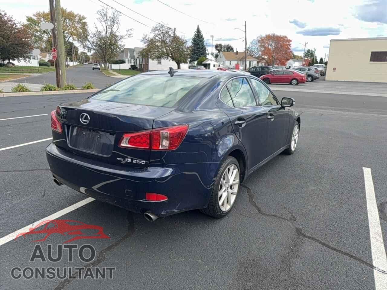 LEXUS IS 2012 - JTHCF5C26C5052907