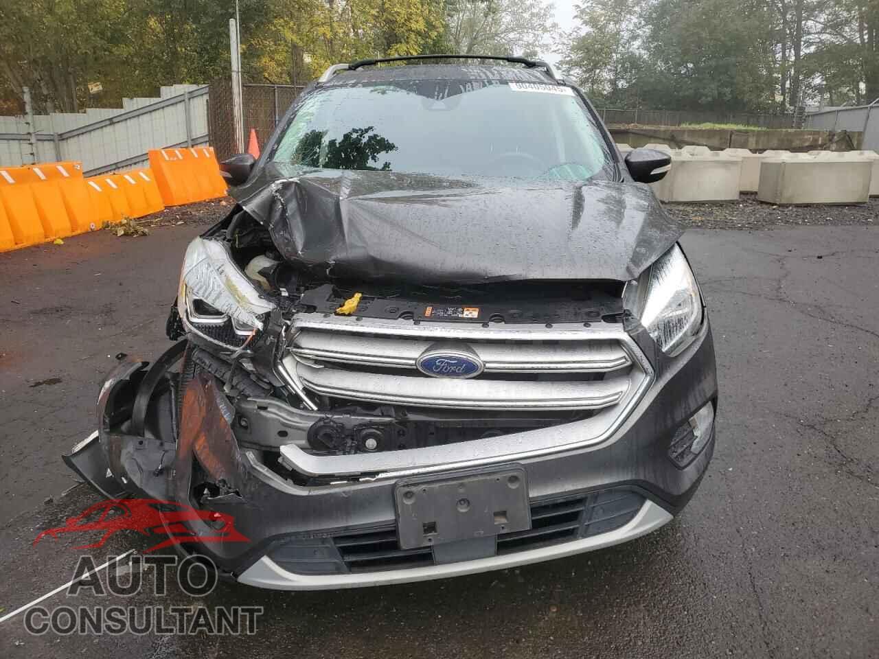 FORD ESCAPE 2017 - 1FMCU9J98HUB45239