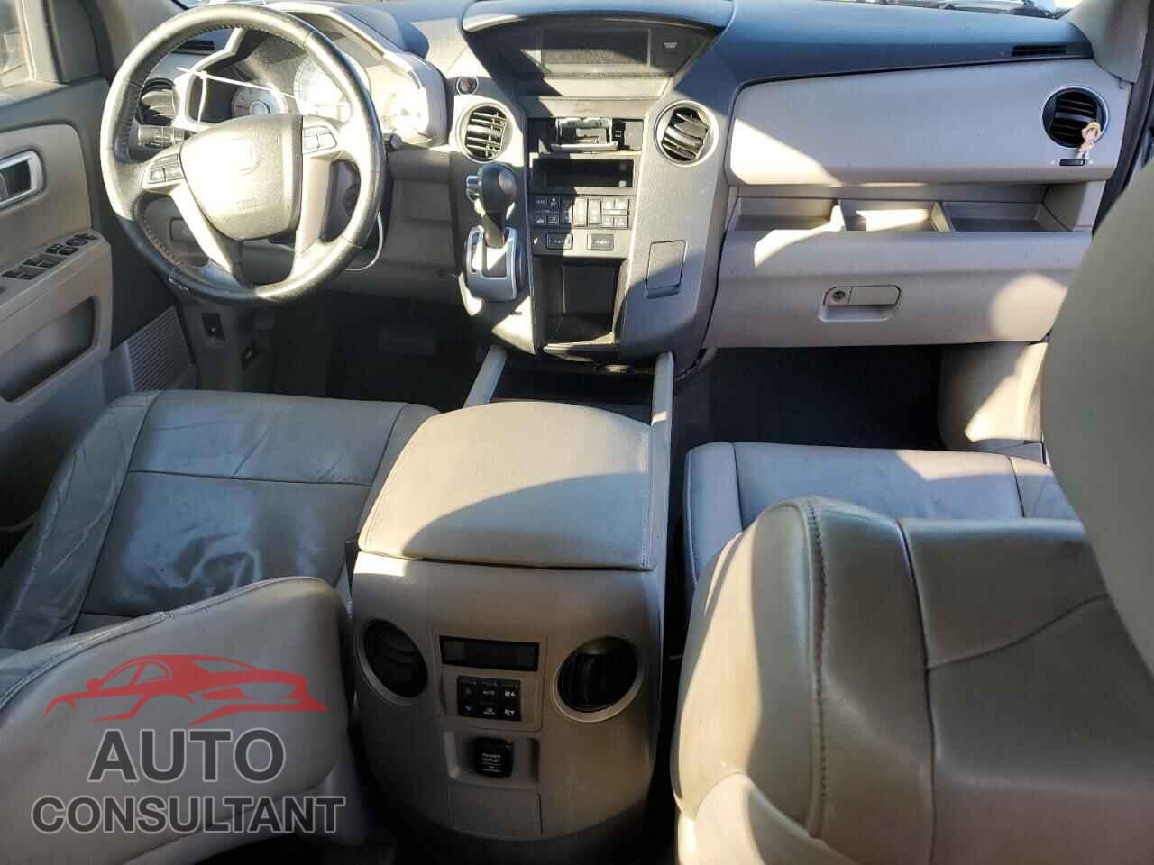 HONDA PILOT 2011 - 5FNYF4H50BB014168