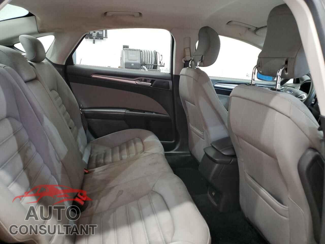 FORD FUSION 2013 - 3FA6P0G76DR232123