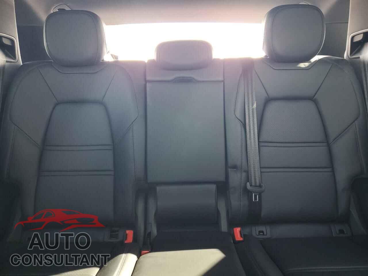 PORSCHE CAYENNE 2024 - WP1AA2AY2RDA07098