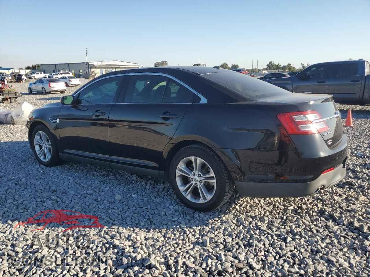 FORD TAURUS 2017 - 1FAHP2E84HG103407
