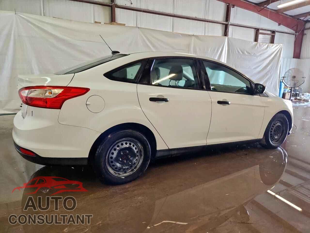 FORD FOCUS 2013 - 1FADP3E2XDL295742