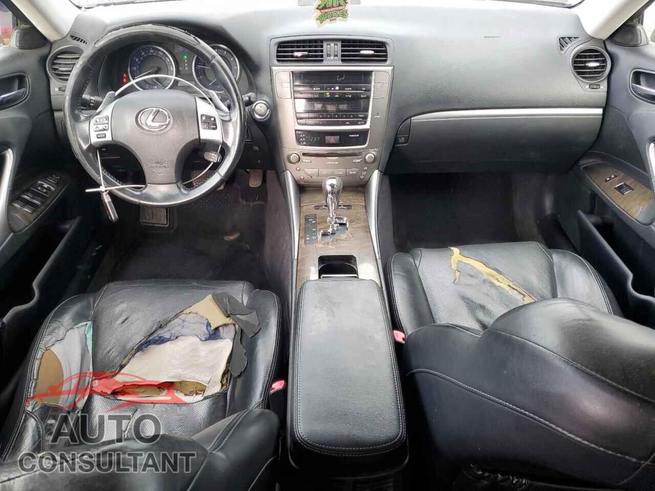 LEXUS IS 2011 - JTHBF5C29B5136987