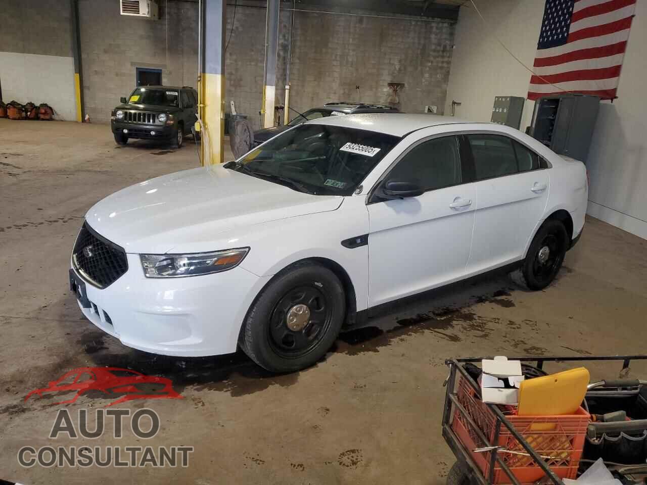 FORD TAURUS 2017 - 1FAHP2L84HG145580