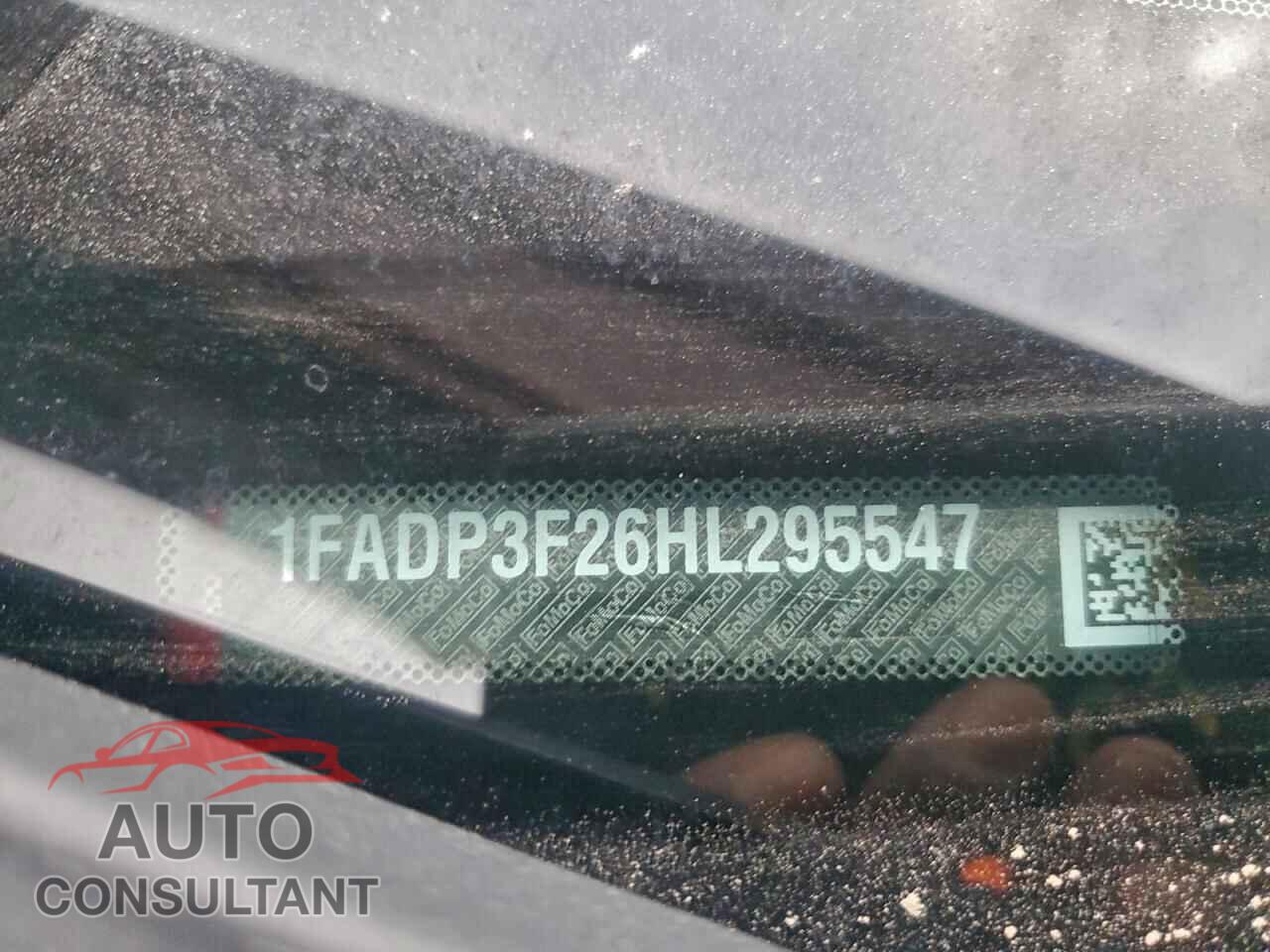 FORD FOCUS 2017 - 1FADP3F26HL295547