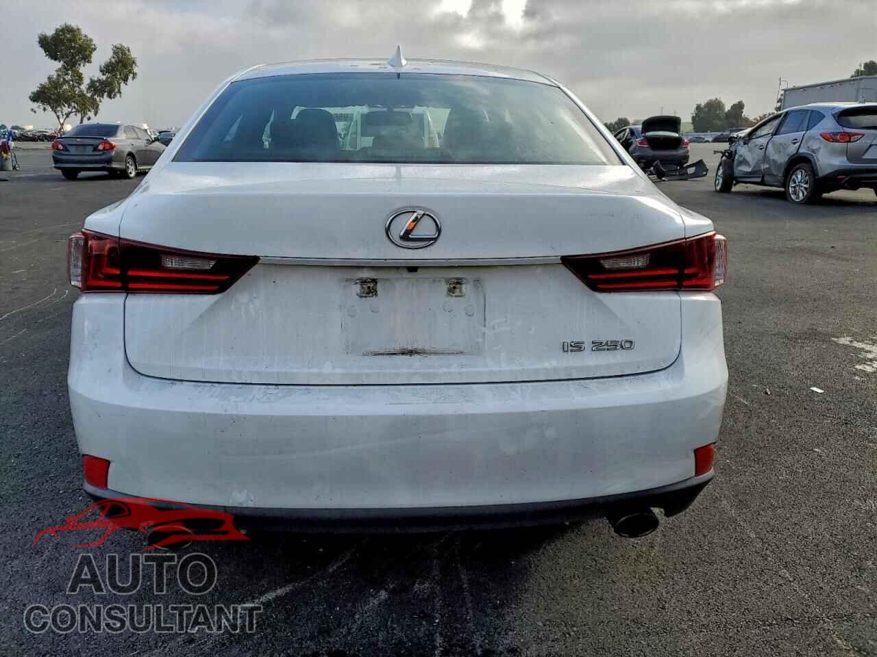LEXUS IS 2014 - JTHBF1D2XE5014103