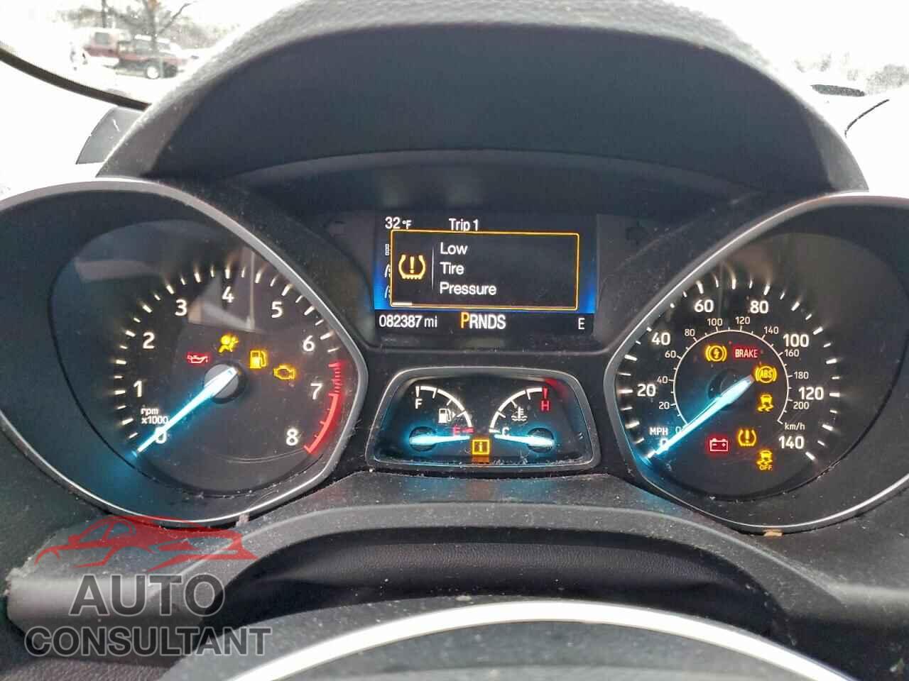 FORD ESCAPE 2017 - 1FMCU0GD5HUE91675