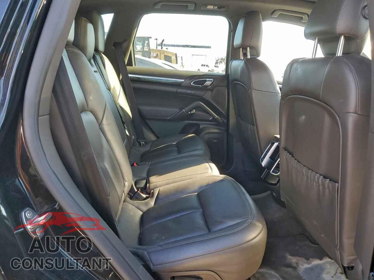PORSCHE CAYENNE 2017 - WP1AA2A24HKA85534
