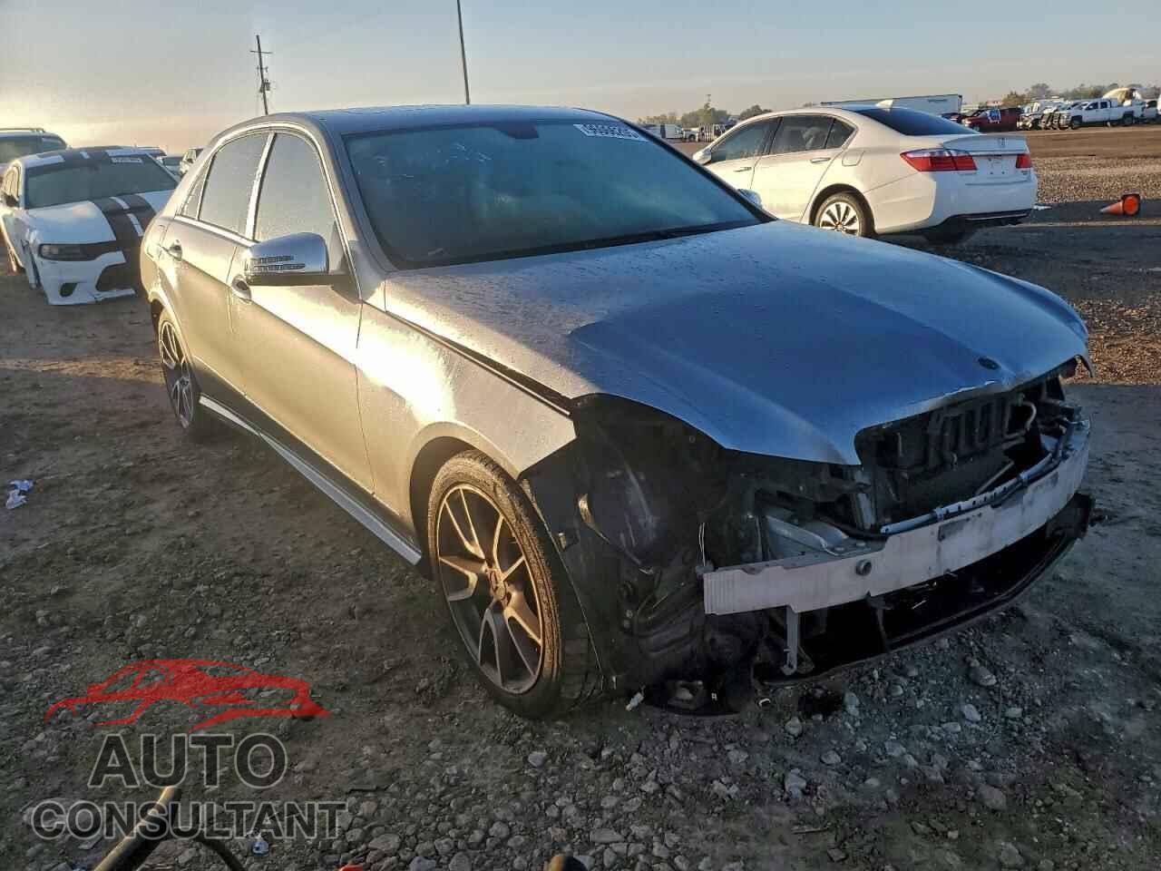 MERCEDES-BENZ E-CLASS 2010 - WDDHF5GB1AA073434