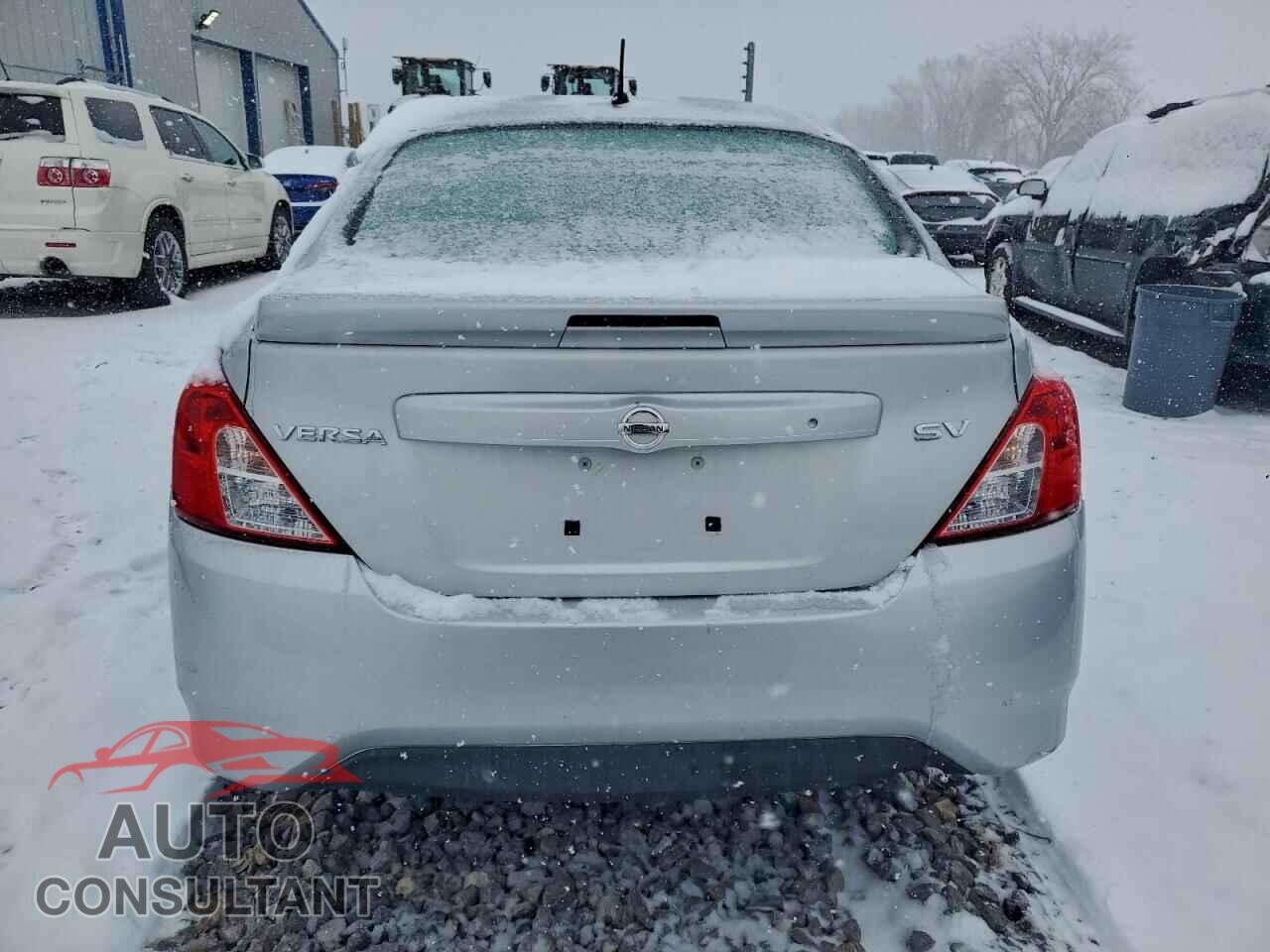 NISSAN VERSA 2017 - 3N1CN7AP3HL801557