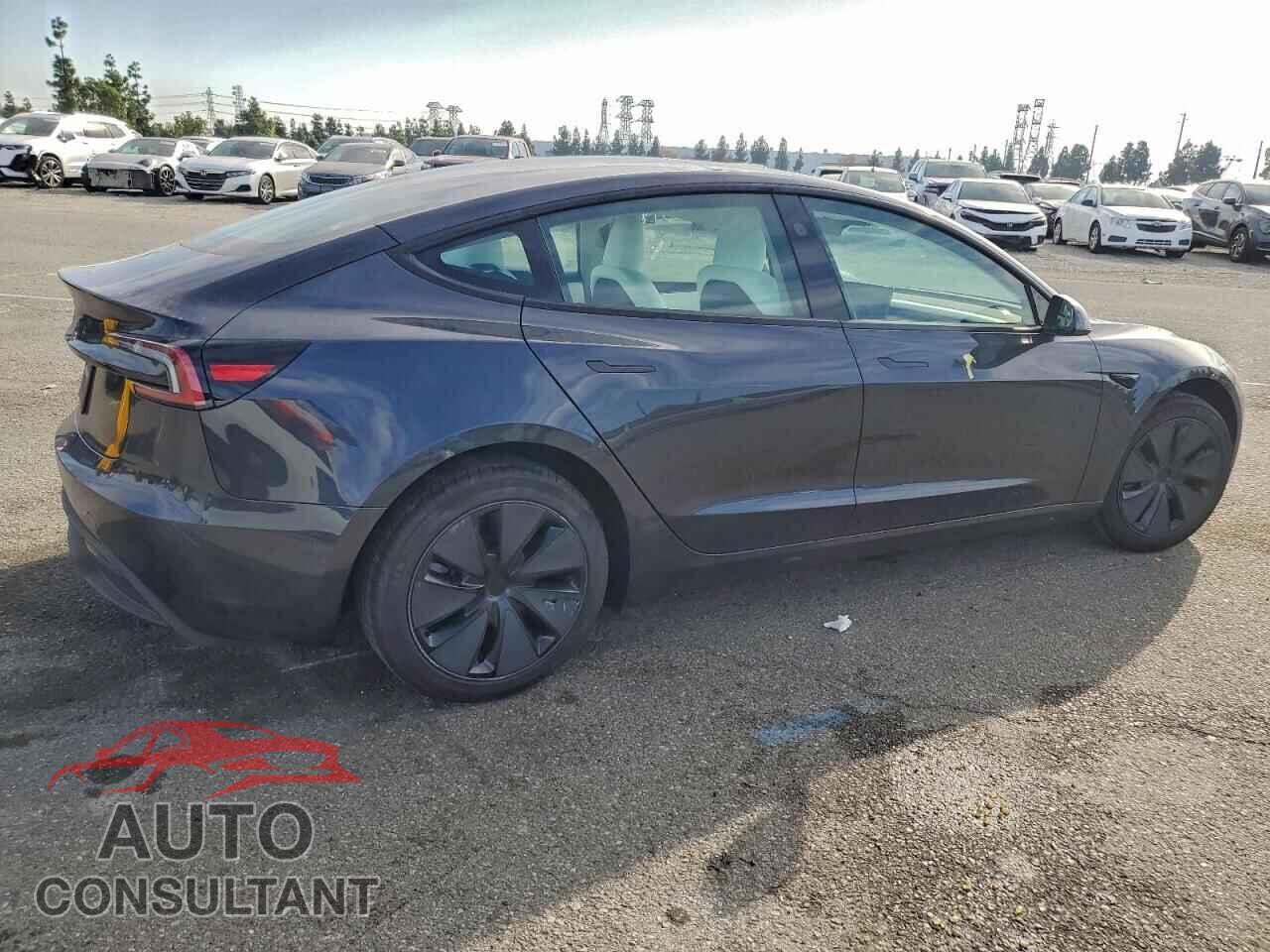 TESLA MODEL 3 2025 - 5YJ3E1EA5SF921396