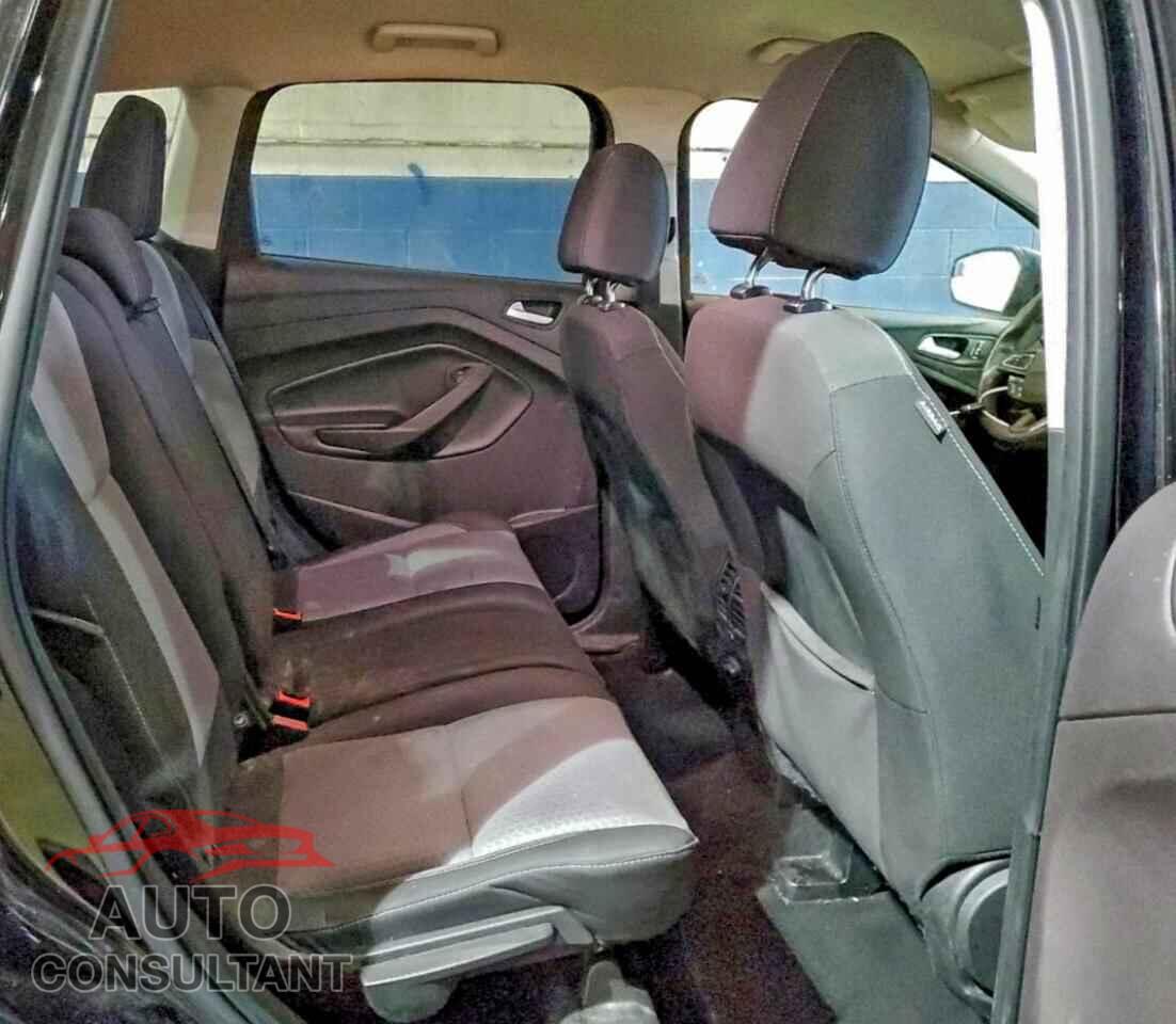 FORD ESCAPE 2017 - 1FMCU9GD3HUD83575