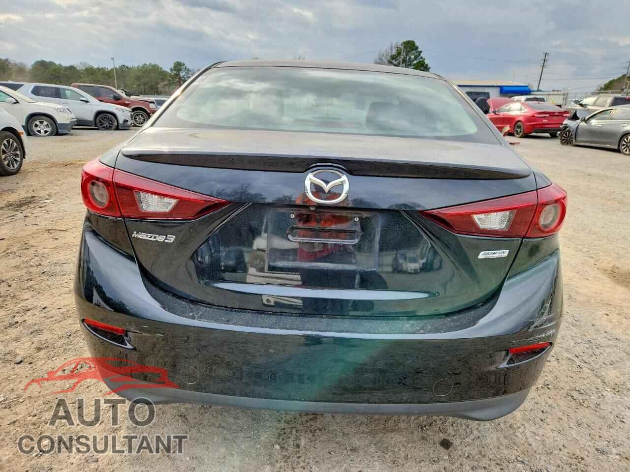 MAZDA 3 2018 - 3MZBN1V31JM273561