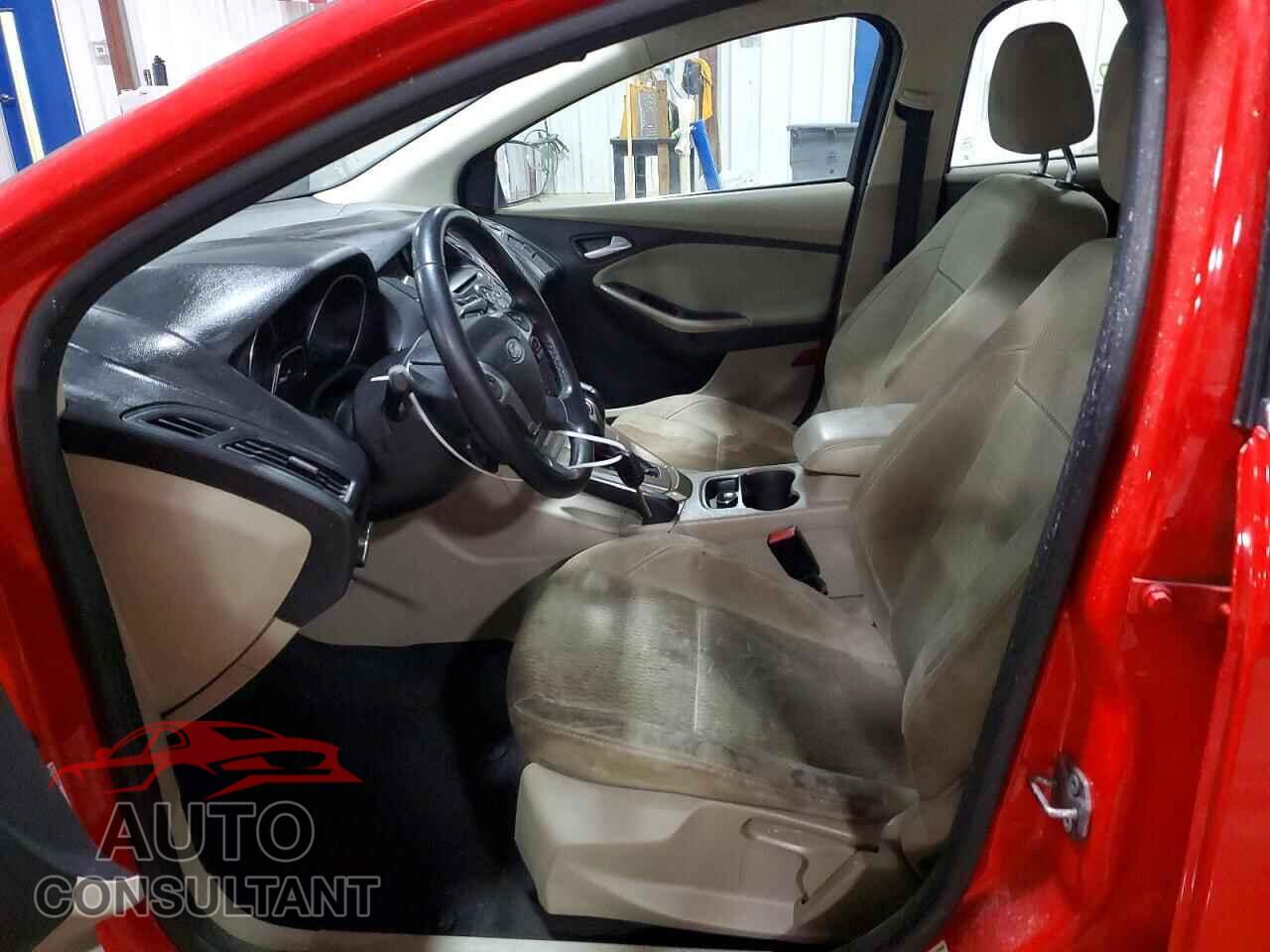 FORD FOCUS 2012 - 1FAHP3M28CL363571