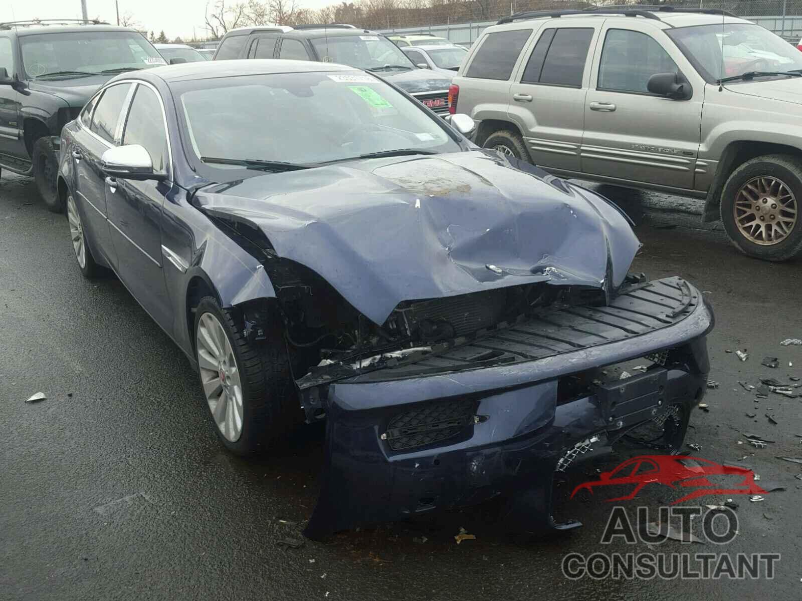 JAGUAR XJ 2015 - SAJWJ2GDXF8V86911