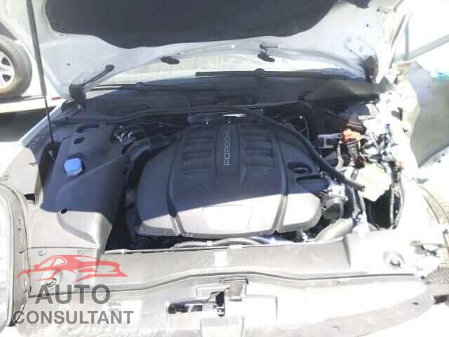 PORSCHE CAYENNE 2015 - WP1AF2A21FLA30841