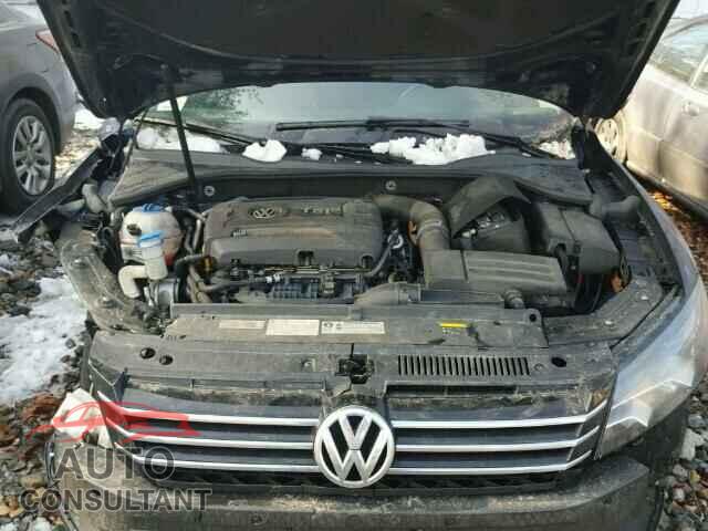 VOLKSWAGEN PASSAT 2015 - 1VWAT7A39FC014092