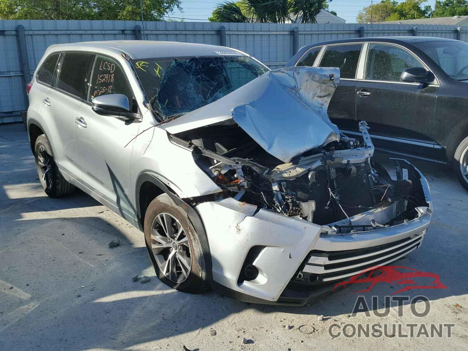 TOYOTA HIGHLANDER 2017 - 5TDZARFH8HS030216