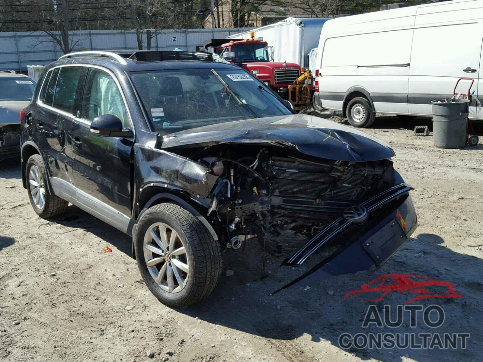 VOLKSWAGEN TIGUAN 2017 - WVGSV7AX8HK009314