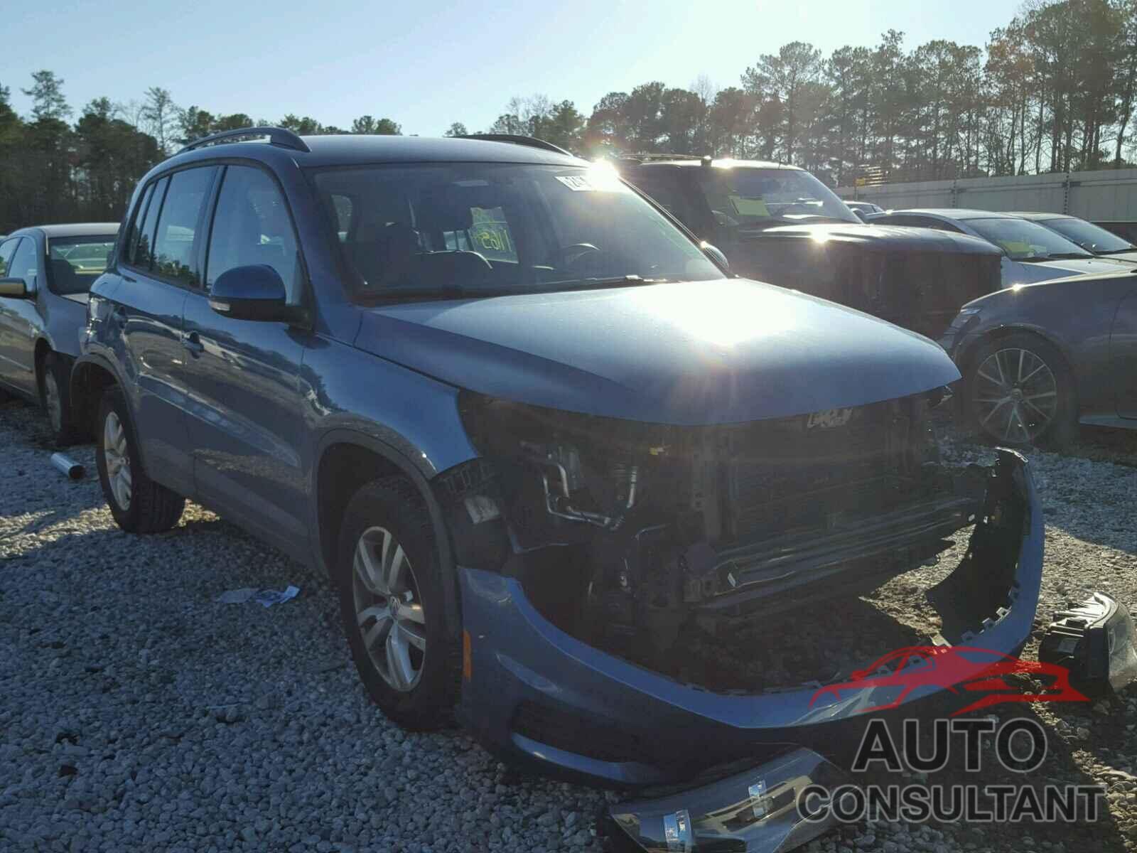 VOLKSWAGEN TIGUAN 2017 - WVGAV7AX1HW508587