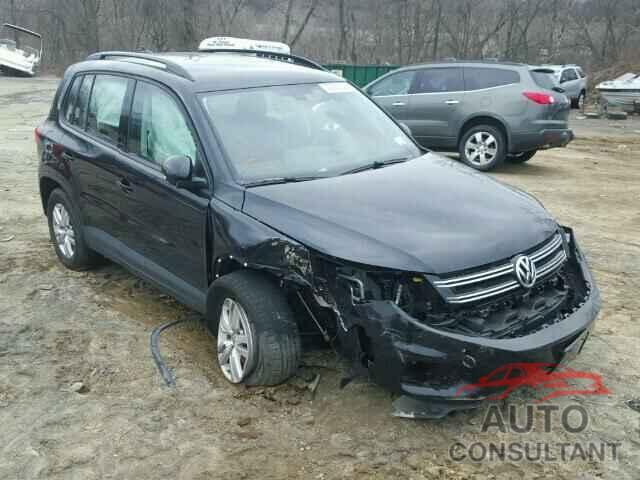 VOLKSWAGEN TIGUAN 2017 - WVGBV7AX4HW504165