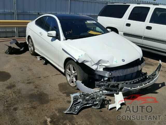 MERCEDES-BENZ C250 2015 - WDDGJ4HB5FG416625