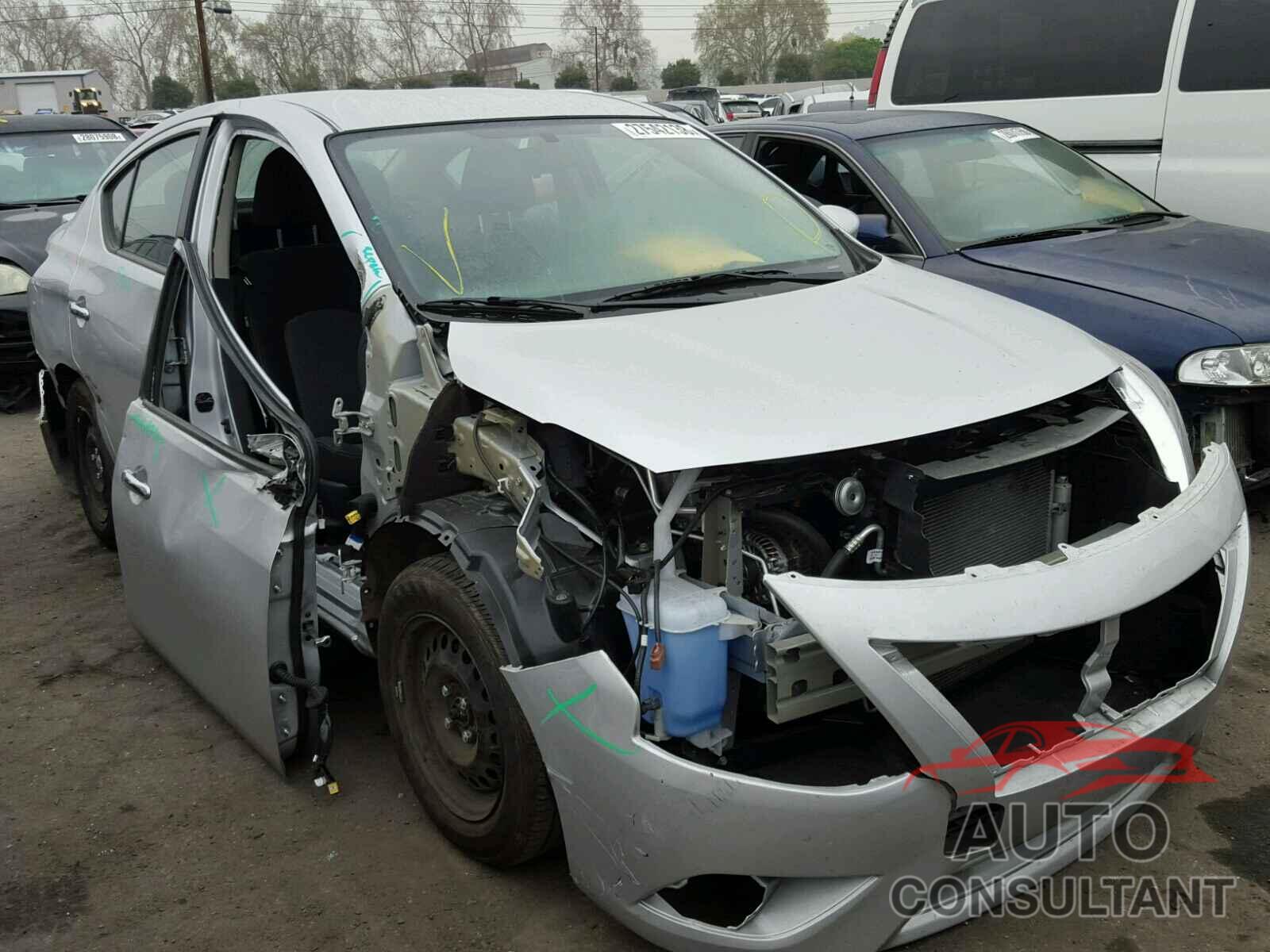 NISSAN VERSA 2017 - 3N1CN7AP7HL886001