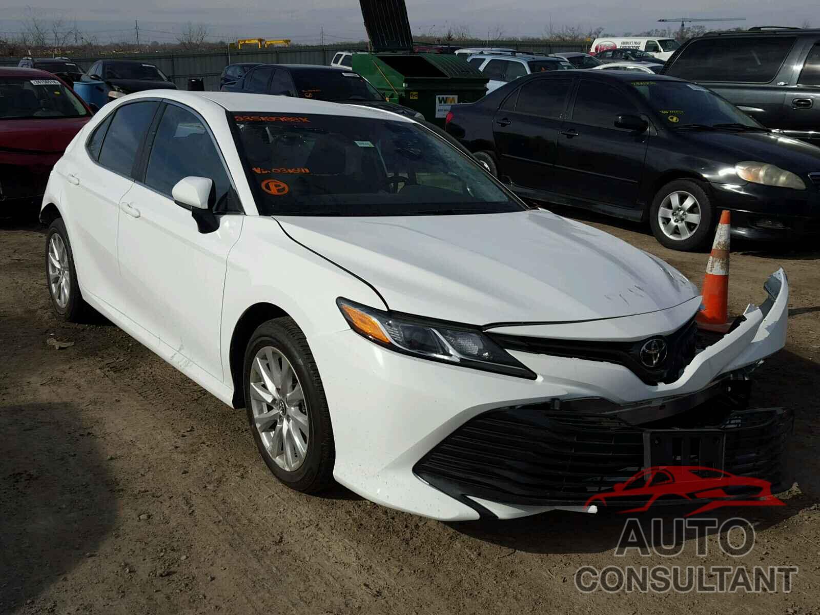 TOYOTA CAMRY 2018 - 4T1B11HK5JU031641