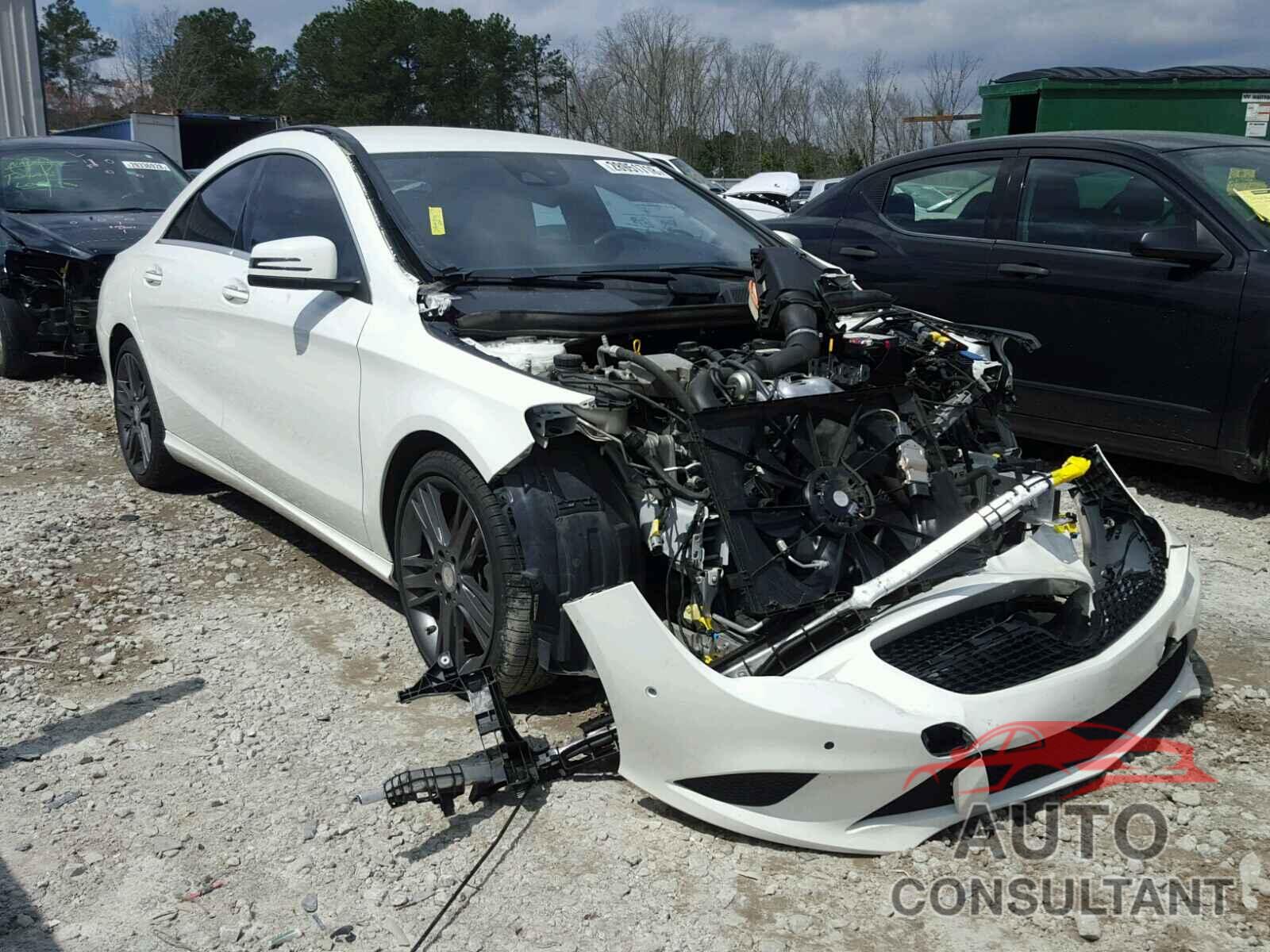 MERCEDES-BENZ CLA 250 2015 - WDDSJ4EB8FN205235