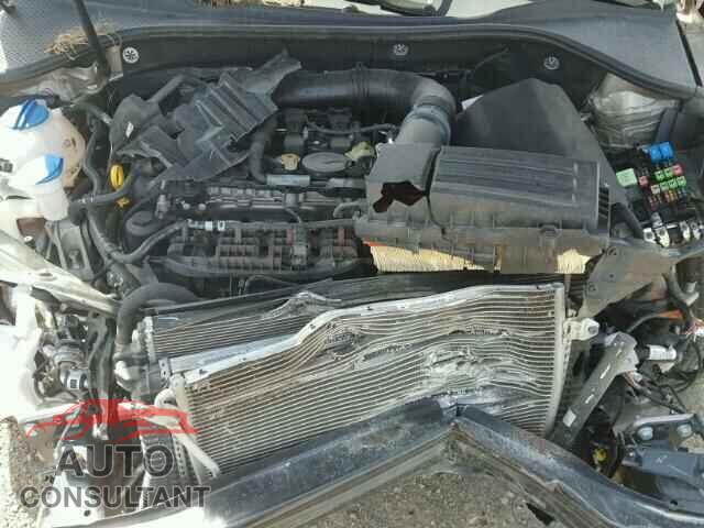 VOLKSWAGEN PASSAT 2015 - 1VWCS7A37FC014670