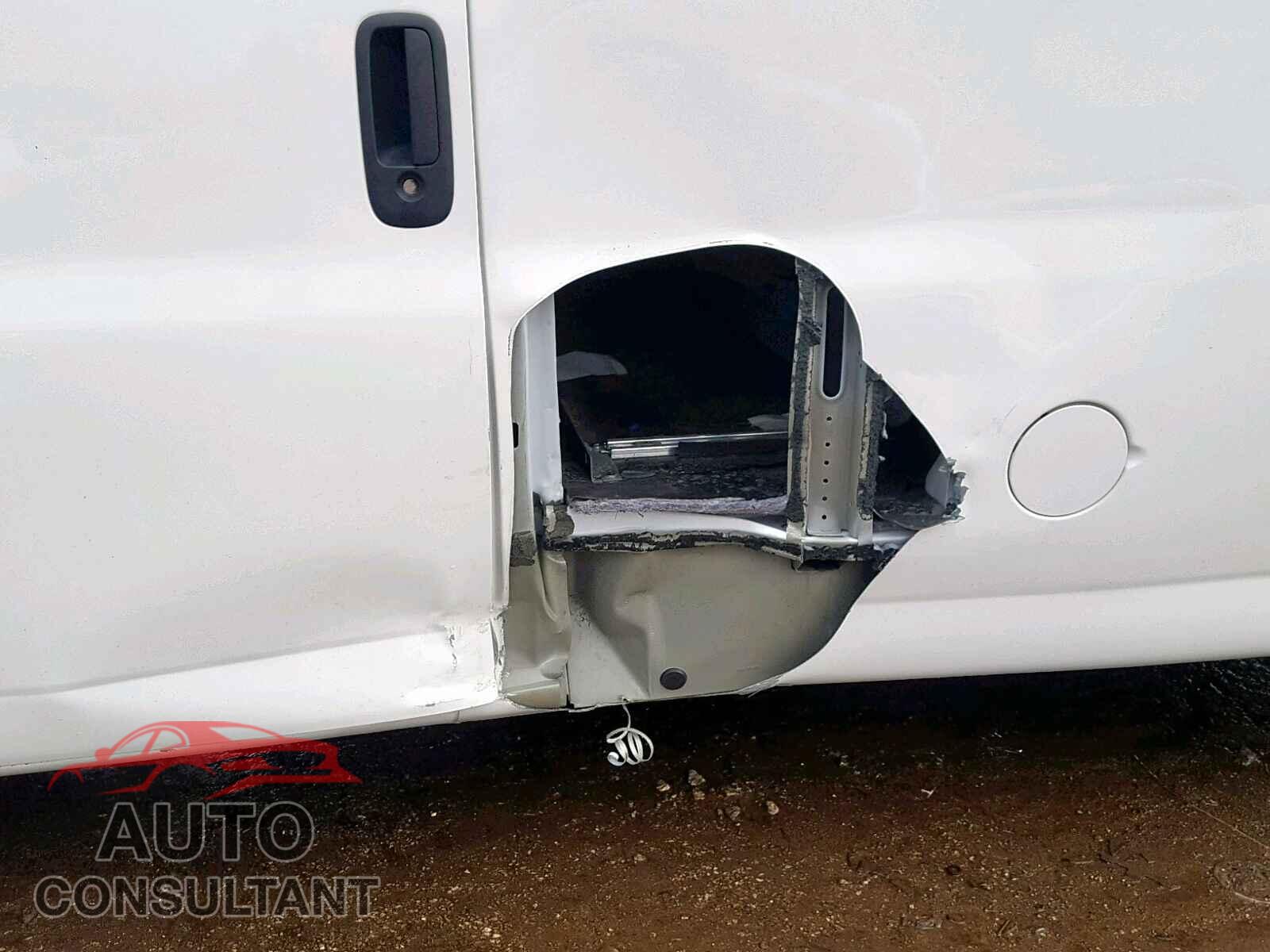 CHEVROLET EXPRESS G2 2015 - 3KPC24A31KE068079