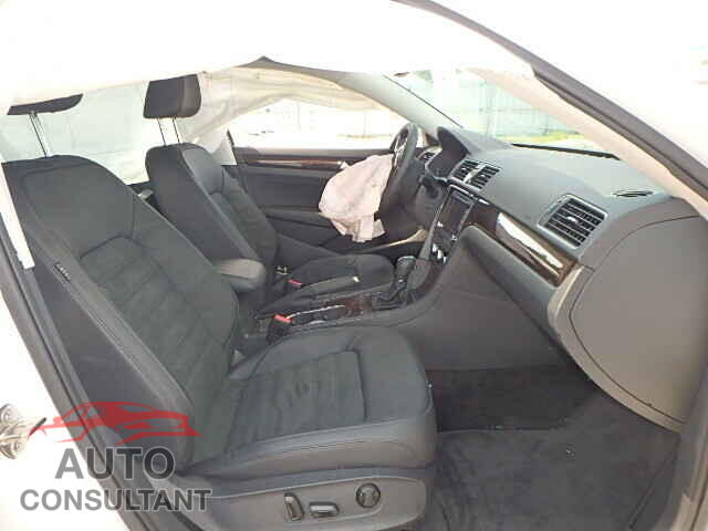 VOLKSWAGEN PASSAT 2015 - 1VWCV7A35FC053376