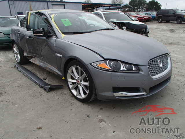 JAGUAR XF 2015 - SAJWA0F79F8U56912