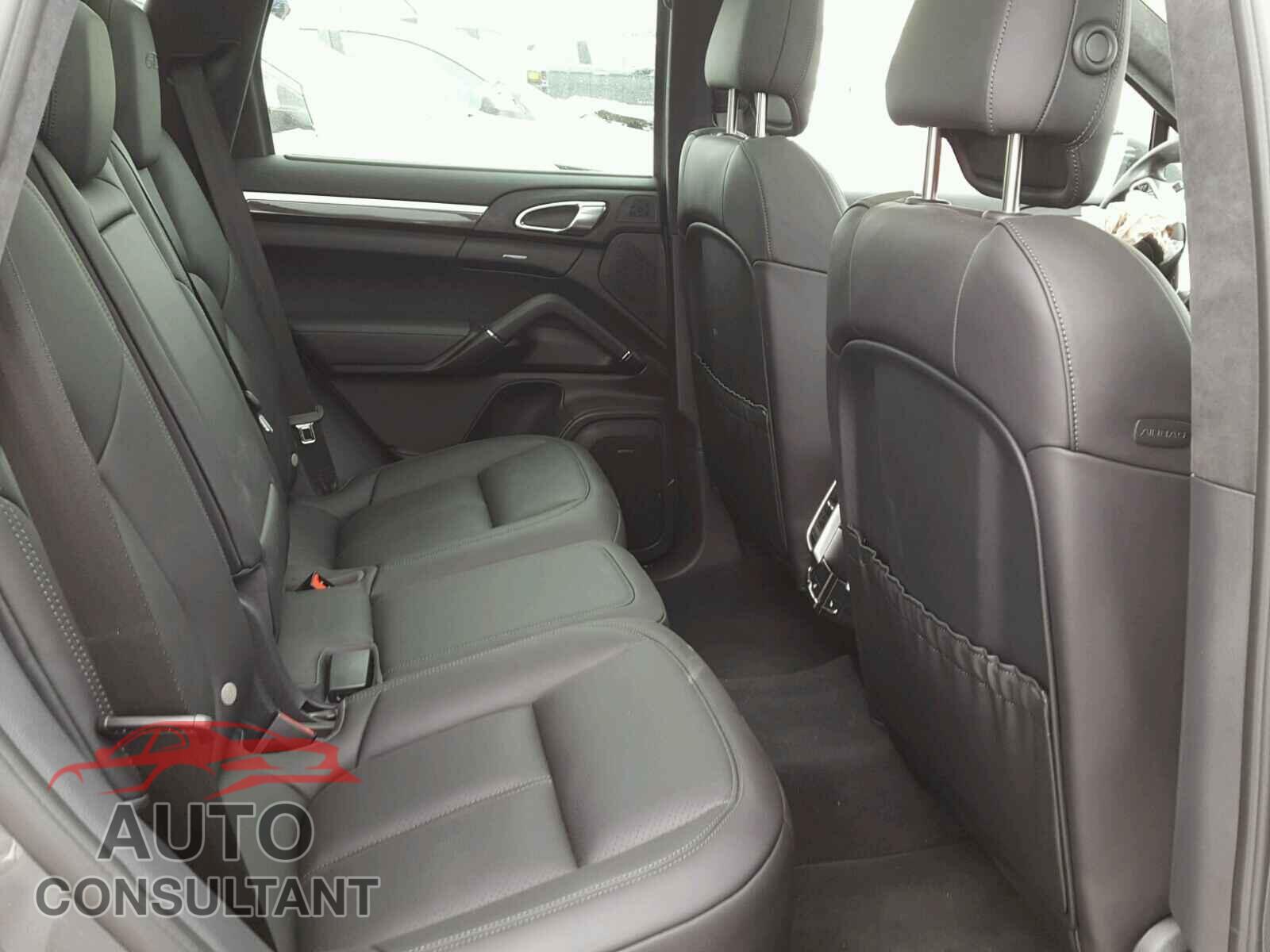 PORSCHE CAYENNE 2016 - WP1AD2A24GLA81323