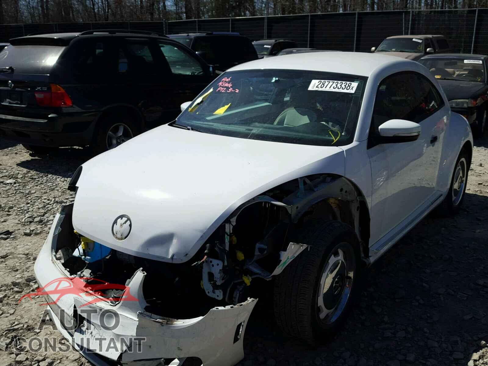 VOLKSWAGEN BEETLE 2015 - 3VWF17AT4FM650011