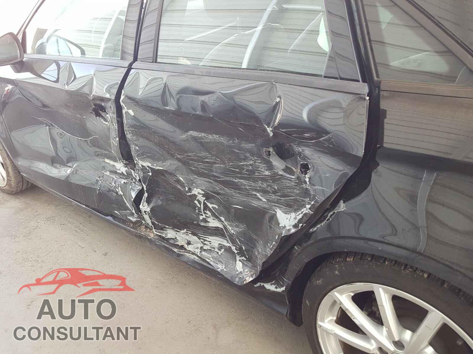 AUDI A3 2016 - WAUA7GFF7G1069385