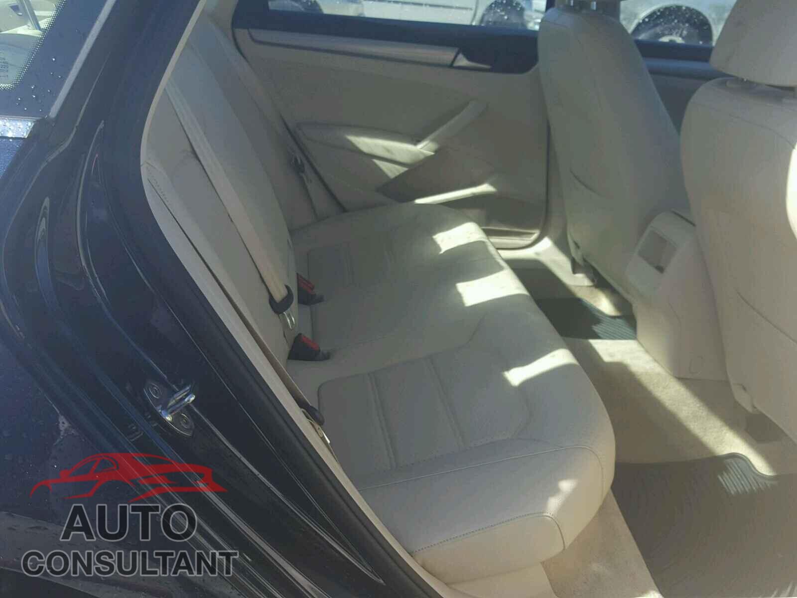 VOLKSWAGEN PASSAT 2015 - 1VWAT7A3XFC081056