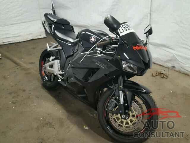 HONDA CBR CYCLE 2015 - JH2PC4003FK800826