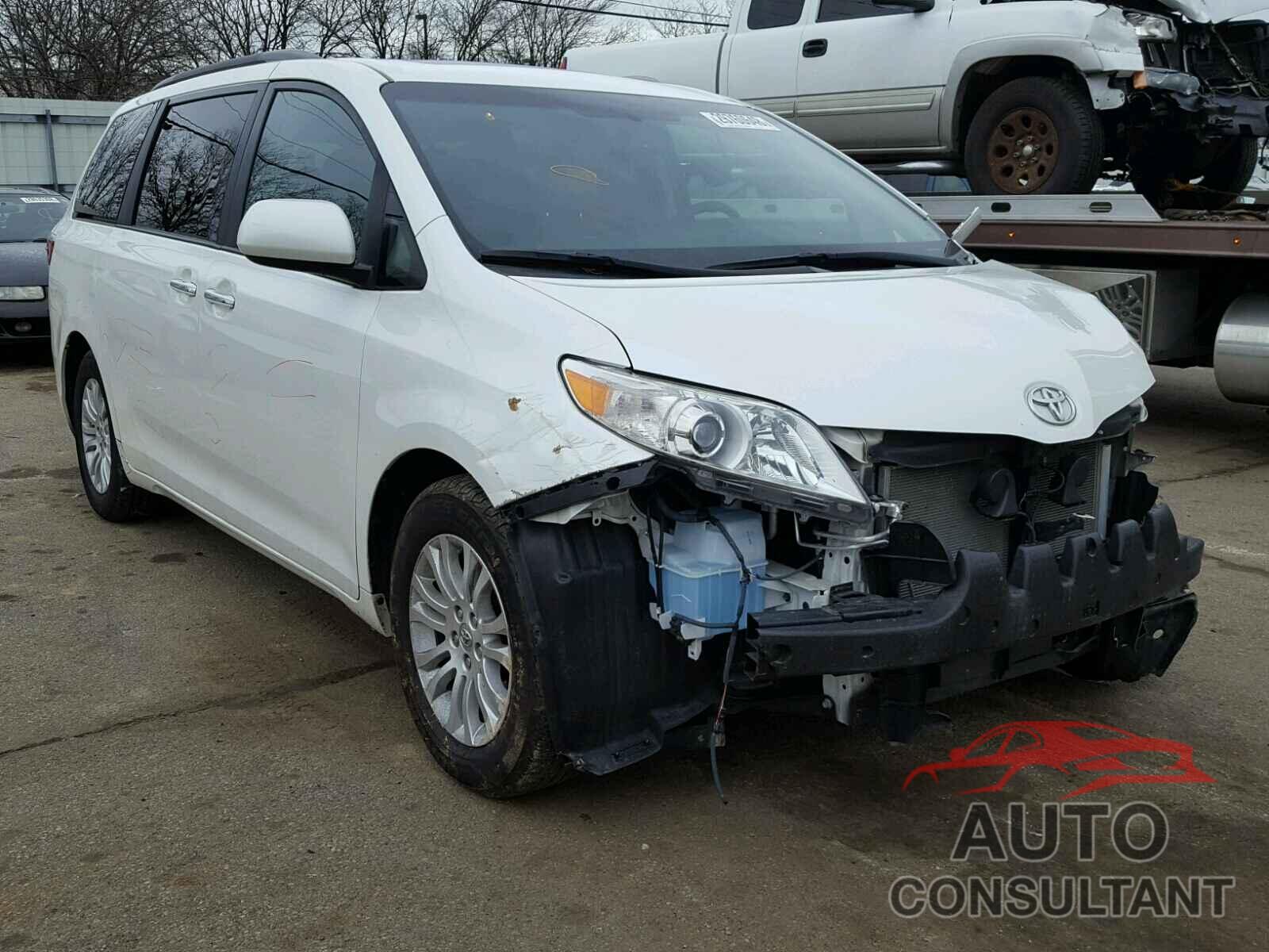 TOYOTA SIENNA 2015 - 5TDYK3DC4FS635375