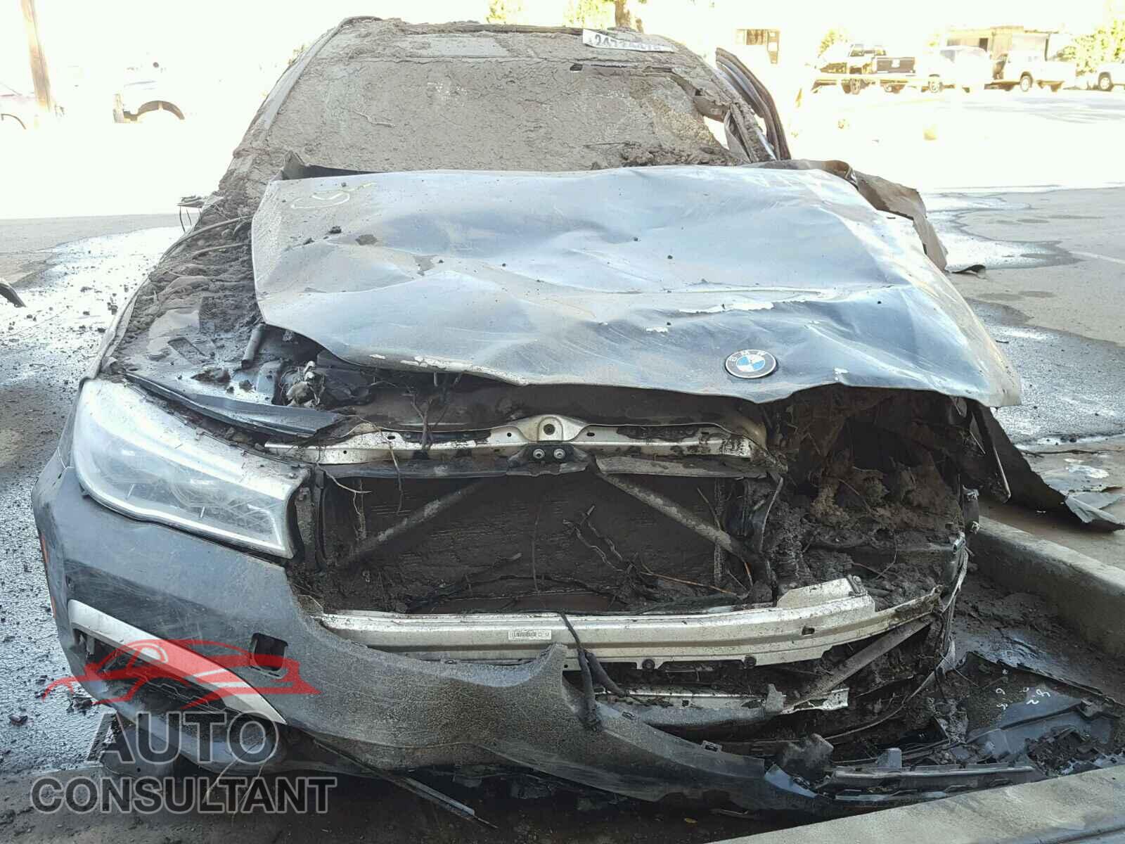 BMW M7 2017 - WBA7H6C39HG614352