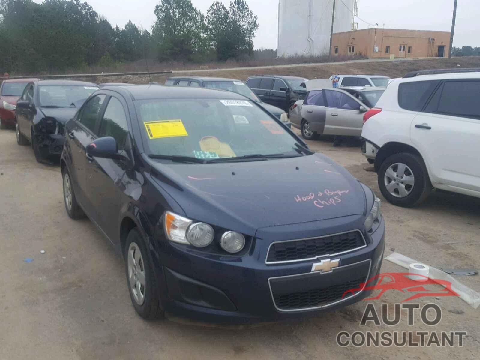 CHEVROLET SONIC 2015 - 1G1JA5SH7F4151400